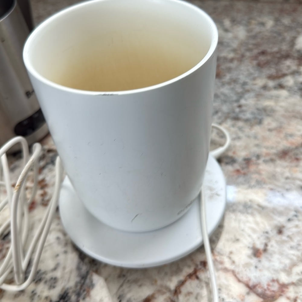 Ember Temperature Control Smart Mug (White) – with Charging Base & Power Adapter